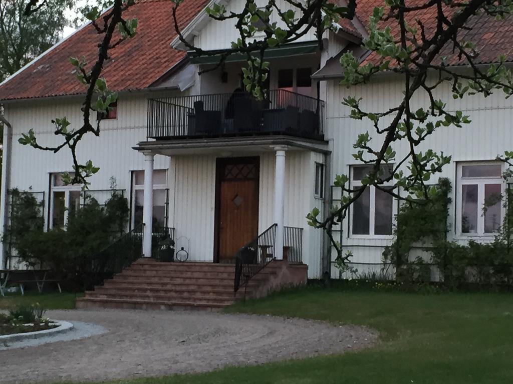 Ekeby I Bro Bed & Breakfast Exterior photo
