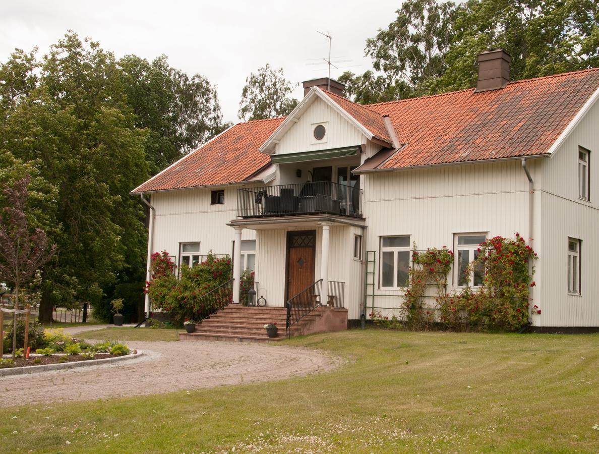 Ekeby I Bro Bed & Breakfast Exterior photo
