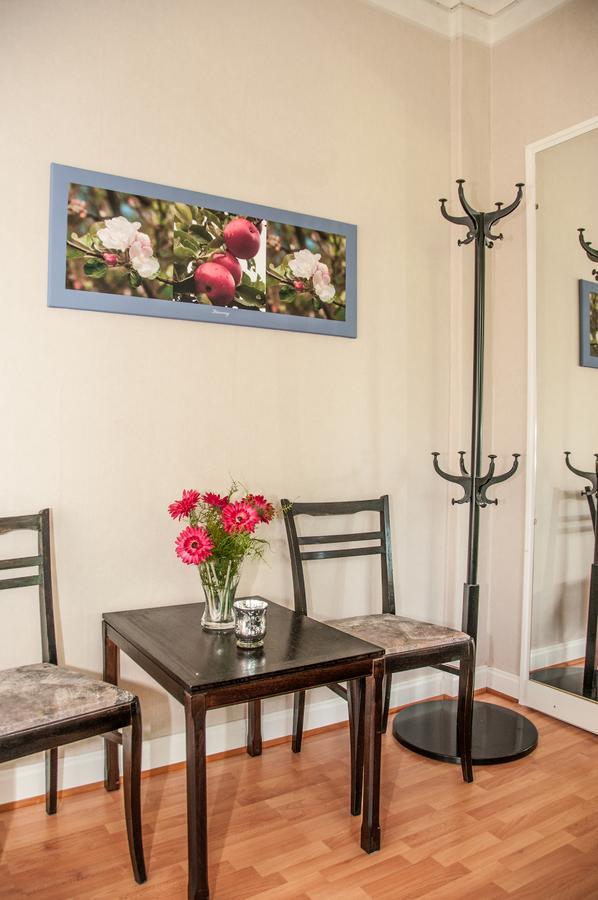 Ekeby I Bro Bed & Breakfast Exterior photo